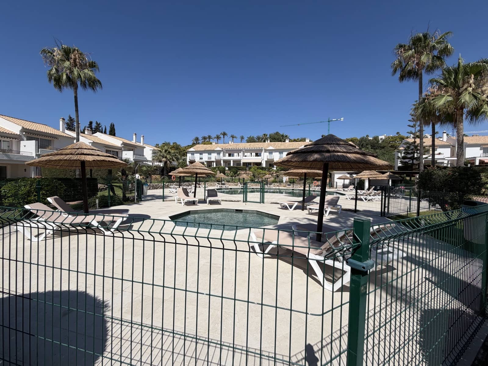 3 bedroom Townhouse for sale in Benahavis with pool garage - € 595,000 (Ref: 9588945)