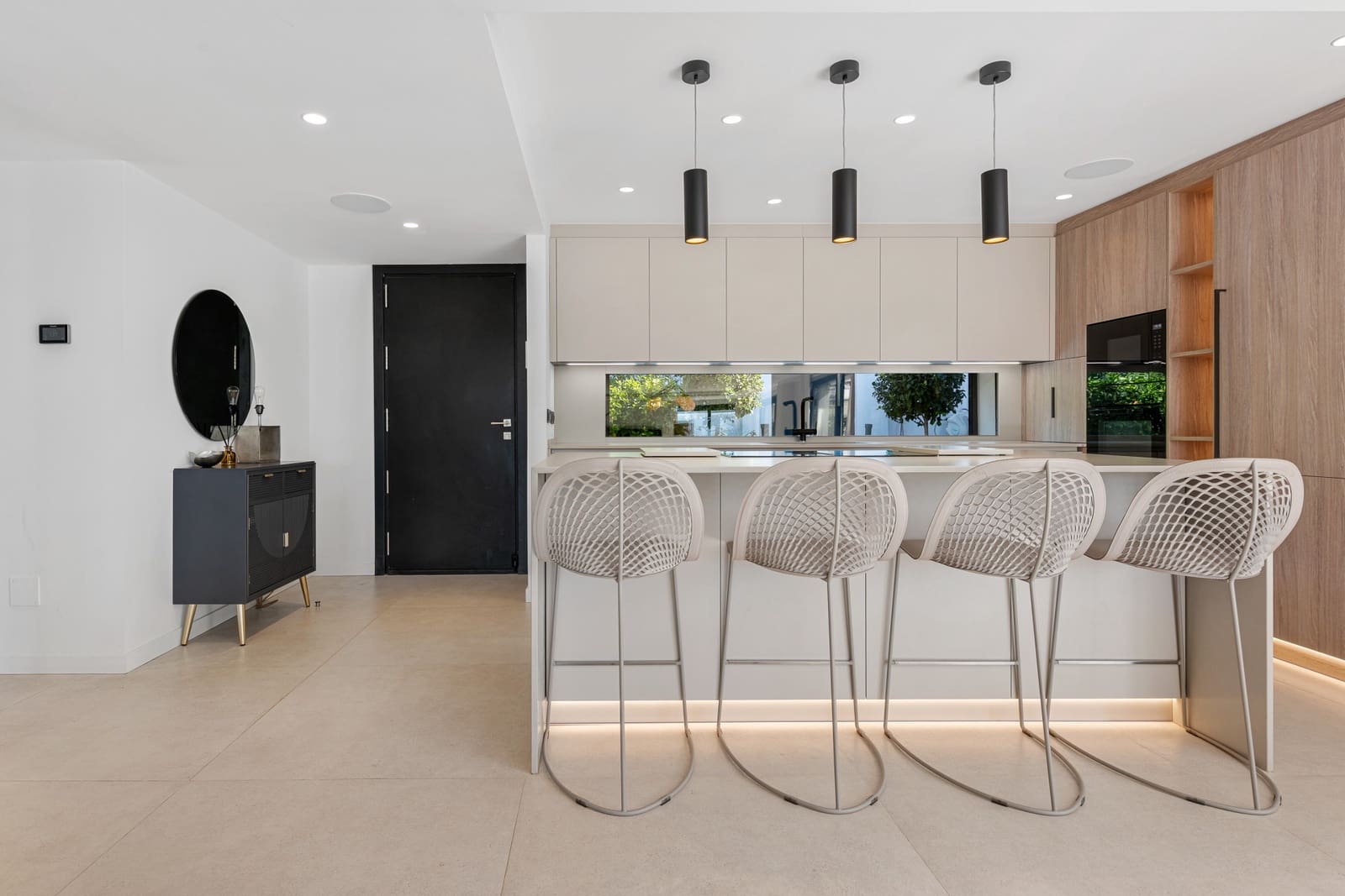 4 soveværelse Villa til salg i Nueva Andalucia med swimmingpool garage - € 1.895.000 (Ref: 9601409)