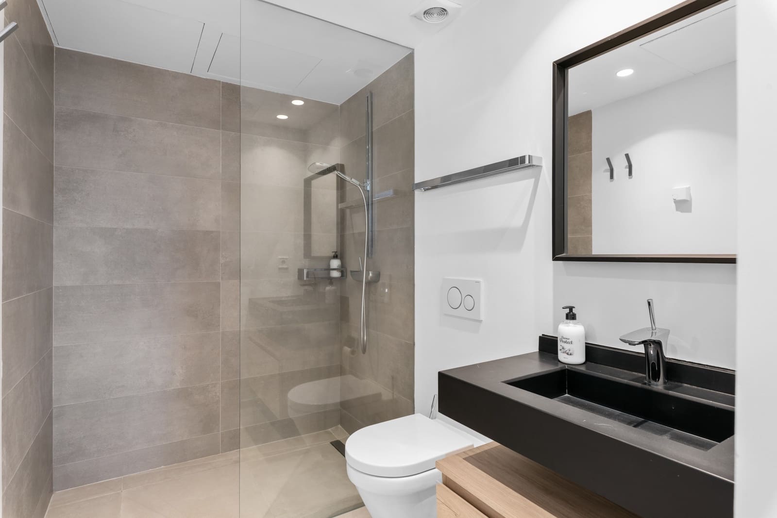 4 soveværelse Villa til salg i Nueva Andalucia med swimmingpool garage - € 1.895.000 (Ref: 9601409)