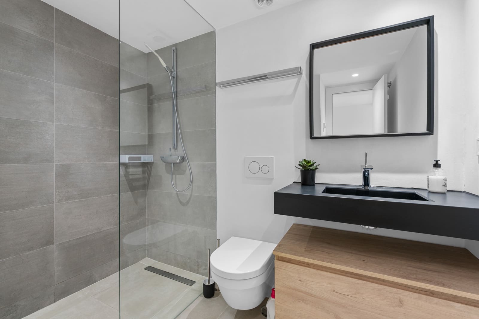 4 soveværelse Villa til salg i Nueva Andalucia med swimmingpool garage - € 1.895.000 (Ref: 9601409)