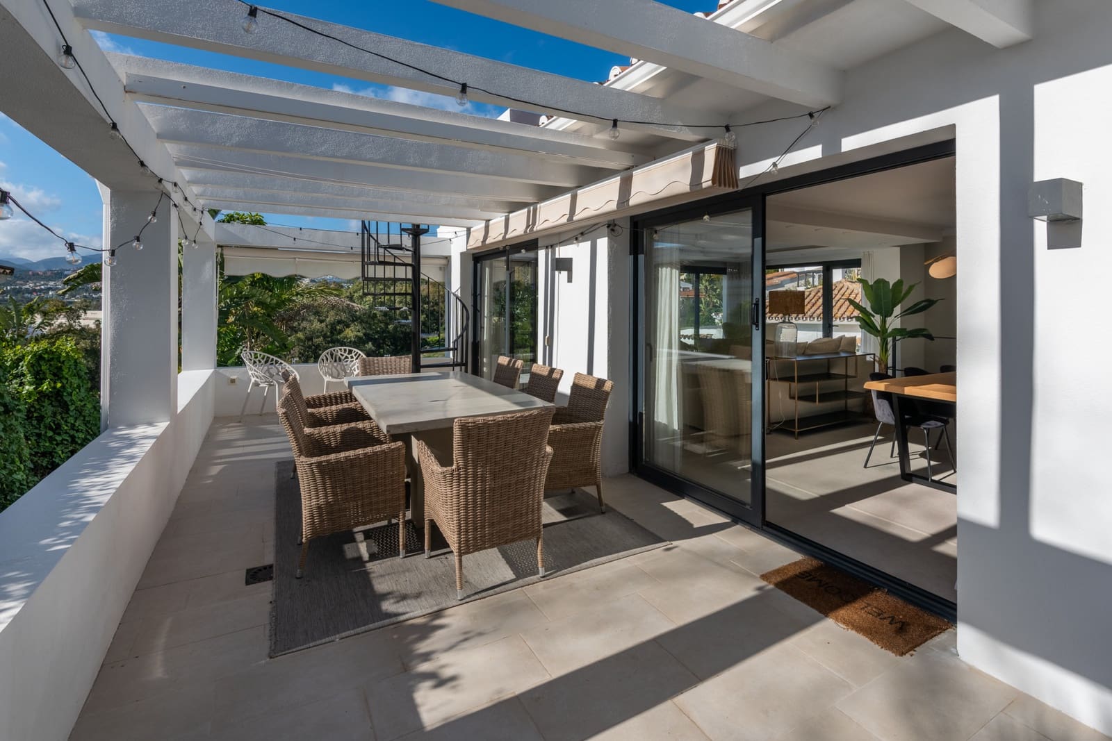 4 soveværelse Villa til salg i Nueva Andalucia med swimmingpool garage - € 1.895.000 (Ref: 9601409)