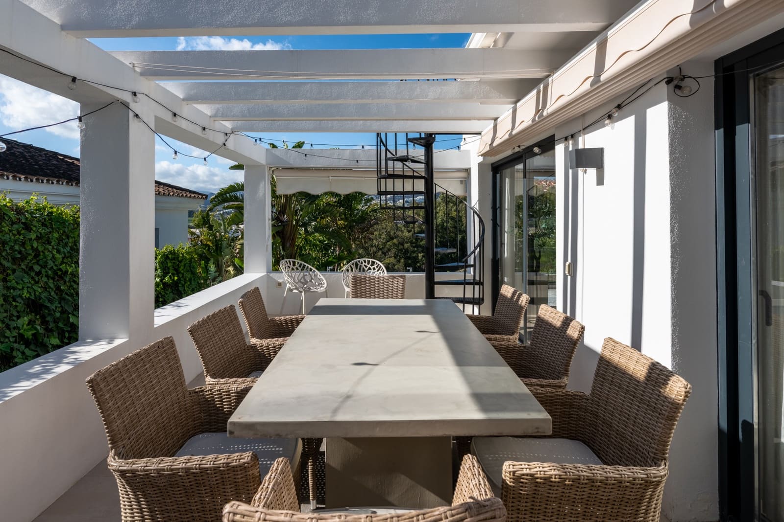 4 soveværelse Villa til salg i Nueva Andalucia med swimmingpool garage - € 1.895.000 (Ref: 9601409)