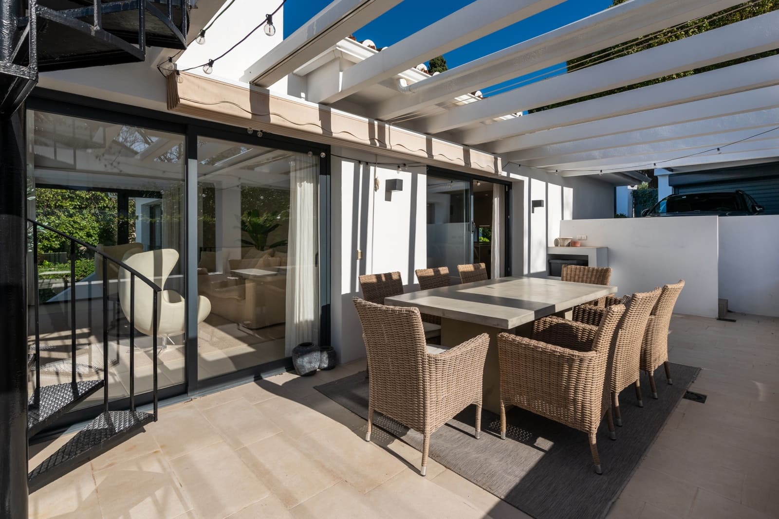 4 soveværelse Villa til salg i Nueva Andalucia med swimmingpool garage - € 1.895.000 (Ref: 9601409)