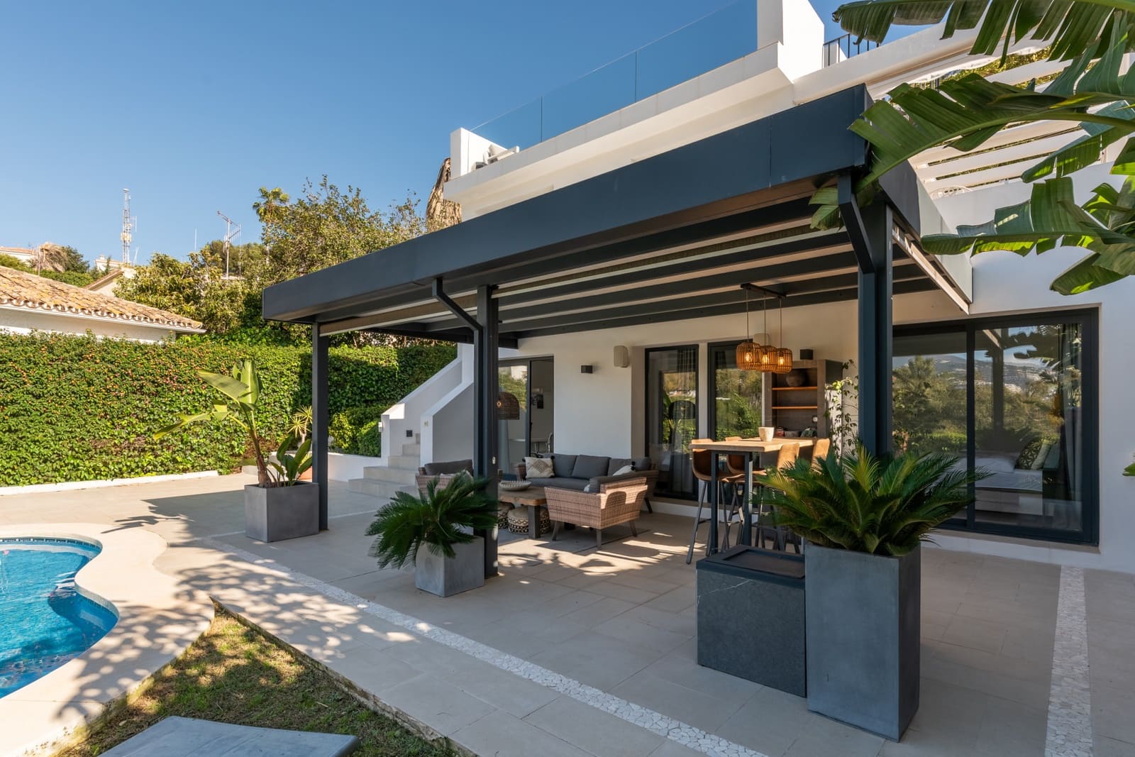 4 soveværelse Villa til salg i Nueva Andalucia med swimmingpool garage - € 1.895.000 (Ref: 9601409)