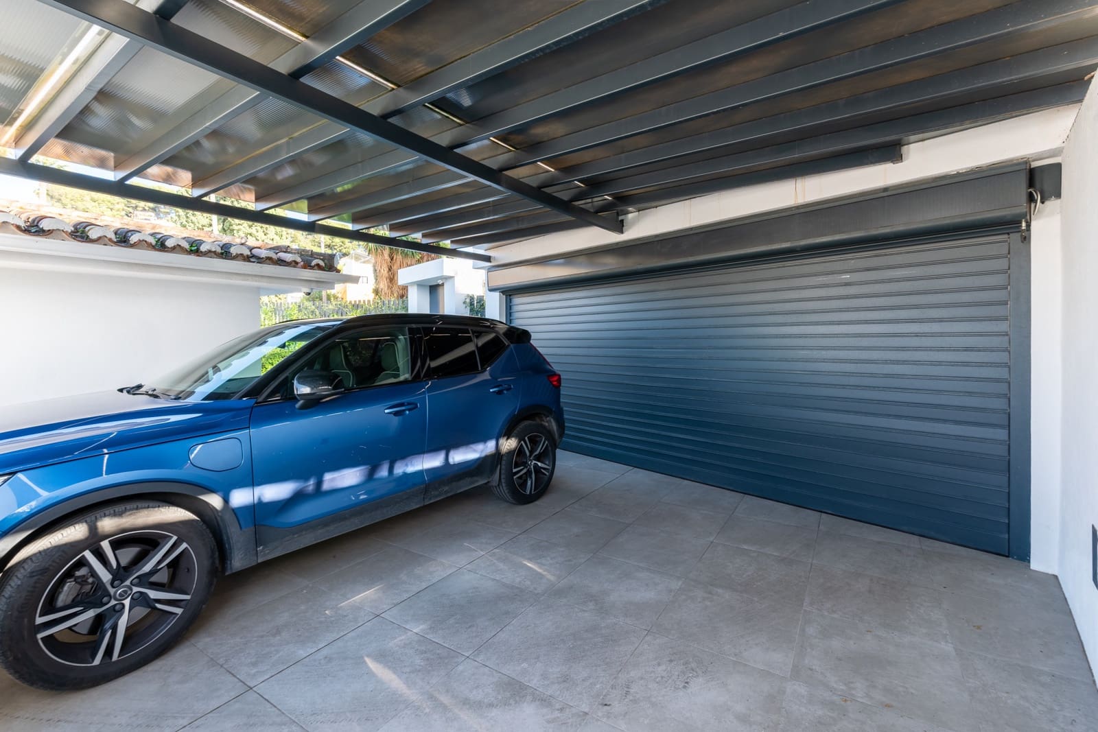 4 soveværelse Villa til salg i Nueva Andalucia med swimmingpool garage - € 1.895.000 (Ref: 9601409)