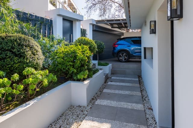 4 sypialnia Willa na sprzedaż w Nueva Andalucia, Marbella z basenem garażem - 1 895 000 € (Ref: 9601409)