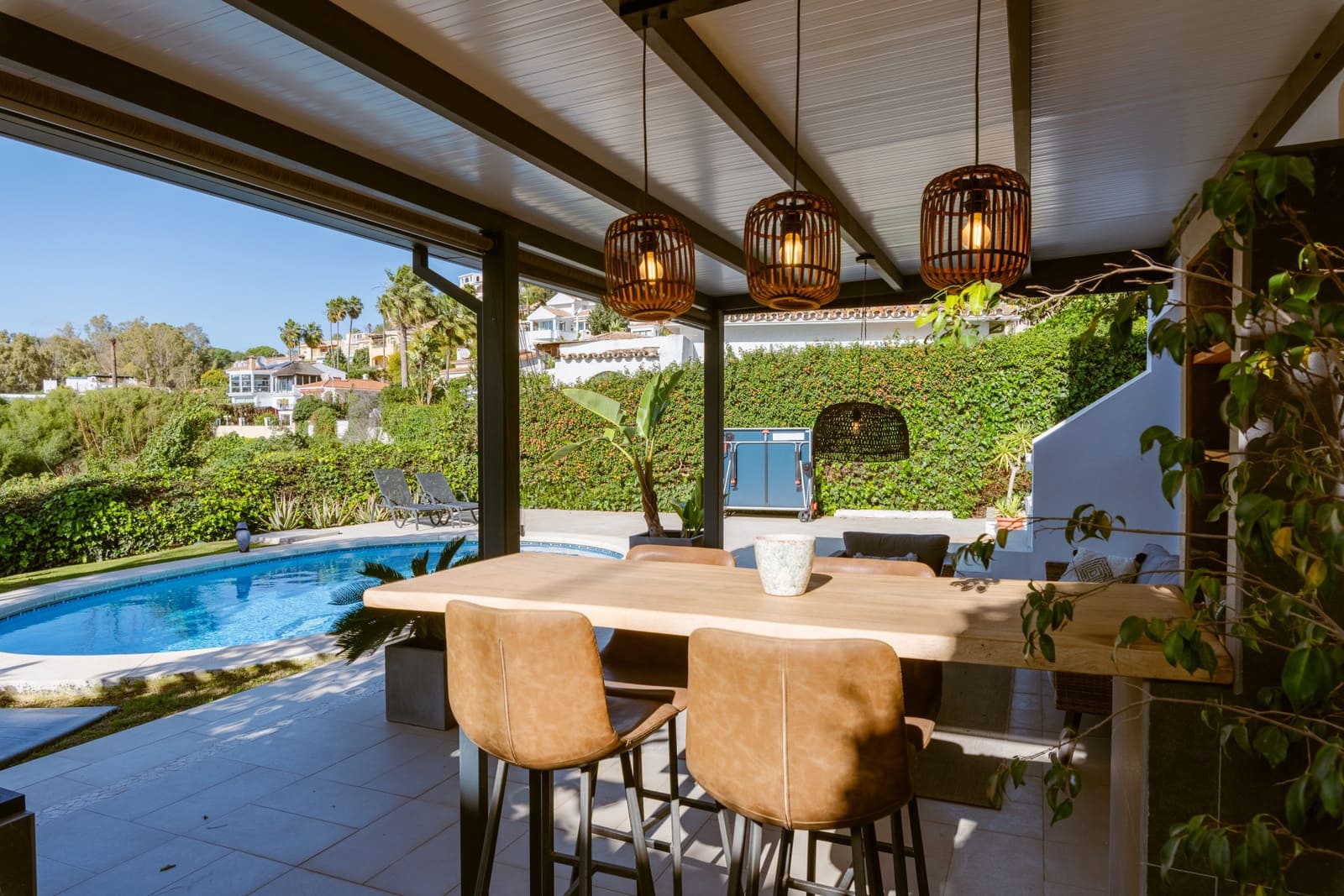 4 slaapkamer Villa te koop in Nueva Andalucia met zwembad garage - € 1.895.000 (Ref: 9601409)