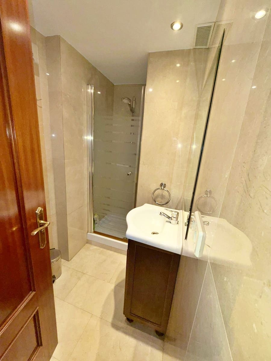 Apartamento de 3 habitaciones en Fuengirola en venta con piscina garaje - 410.000 € (Ref: 9618756)