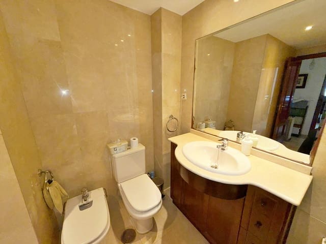 Apartamento de 3 habitaciones en Fuengirola en venta con piscina garaje - 410.000 € (Ref: 9618756)