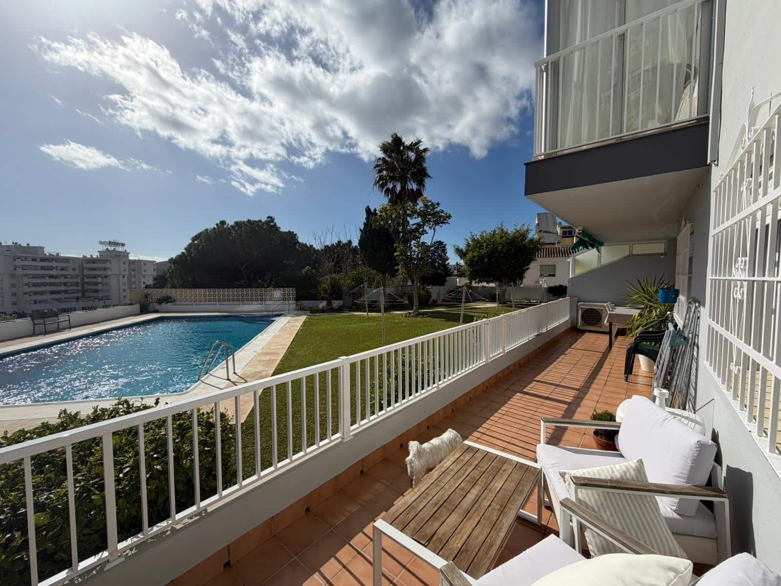 Apartamento de 3 habitaciones en Fuengirola en venta con piscina garaje - 410.000 € (Ref: 9618756)