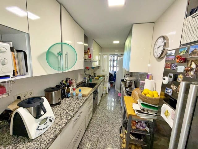 3 slaapkamer Appartement te koop in Fuengirola met zwembad garage - € 398.000 (Ref: 9618756)