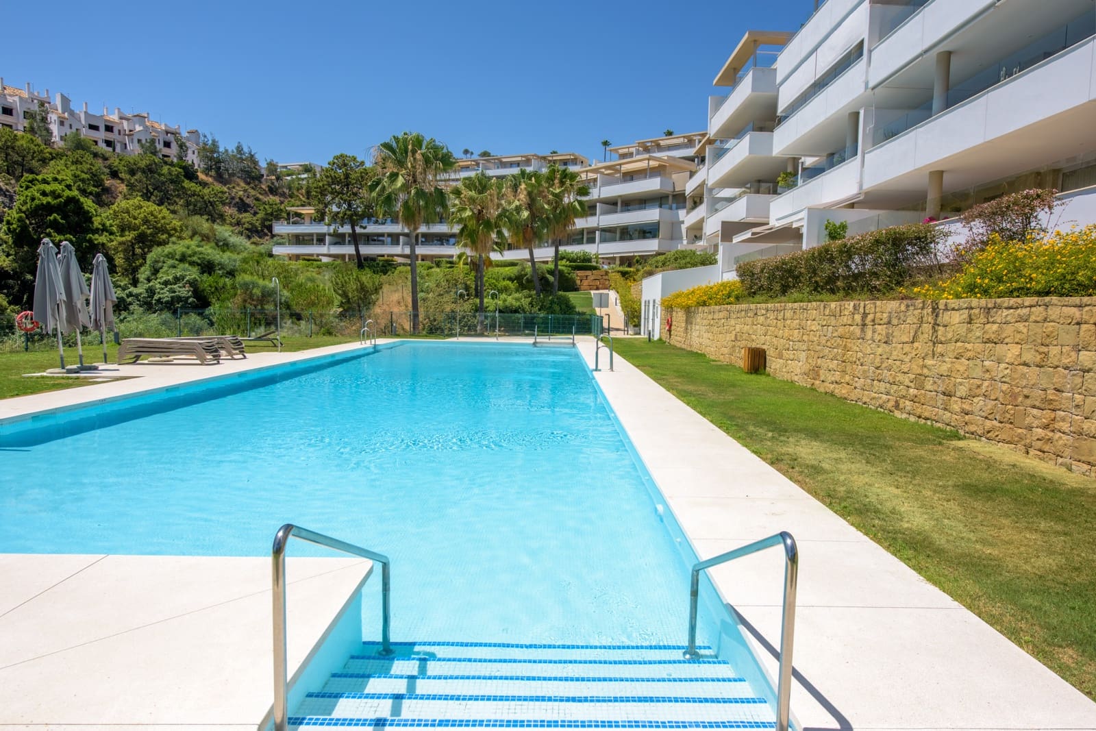 3 chambre Appartement à vendre à Benahavis avec piscine garage - 650 000 € (Ref: 9624104)