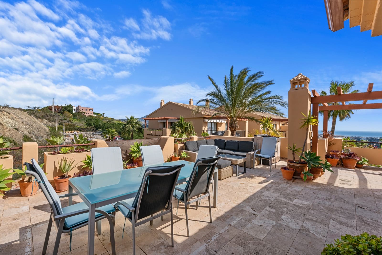 3 Zimmer Penthouse zu verkaufen in Benahavis mit Pool Garage - 949.950 € (Ref: 9657265)