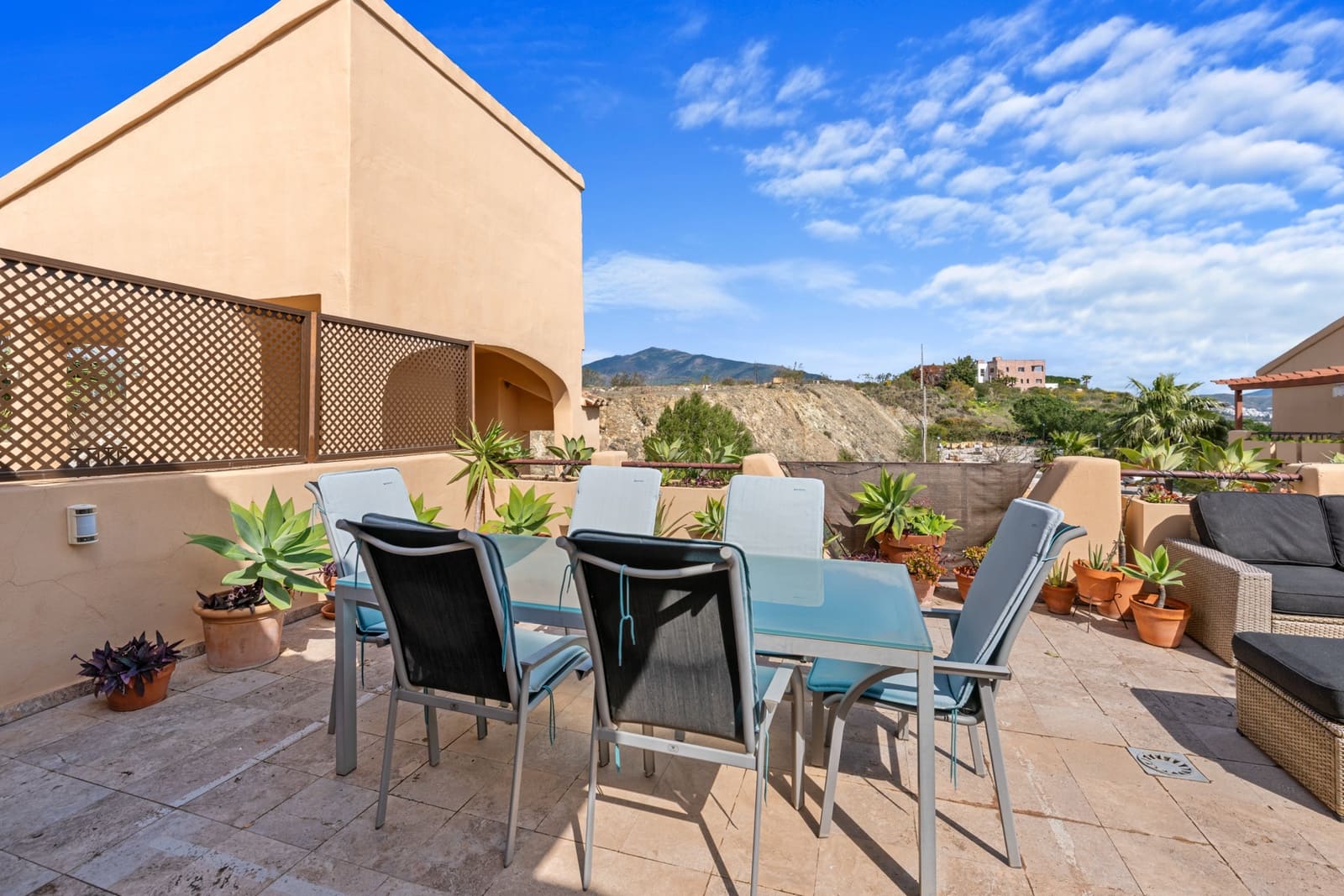 3 soverom Penthouse til salgs i Benahavis med svømmebasseng garasje - € 894 000 (Ref: 9657265)