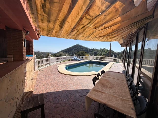 3 chambre Finca/Maison de Campagne à vendre à El Padrón, Estepona avec piscine garage - 525 000 € (Ref: 9697796)