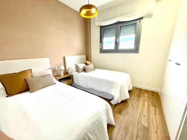 3 quarto Penthouse para venda em Estepona com piscina garagem - 475 000 € (Ref: 9697799)