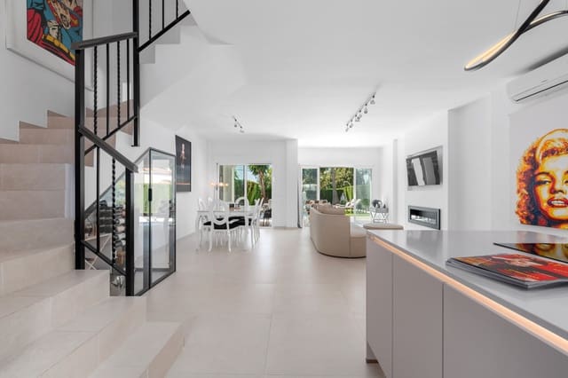 4 bedroom Villa for sale in Bel-Air, Estepona with pool - € 894,000 (Ref: 9720776)