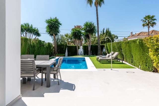 4 bedroom Villa for sale in Bel-Air, Estepona with pool - € 894,000 (Ref: 9720776)