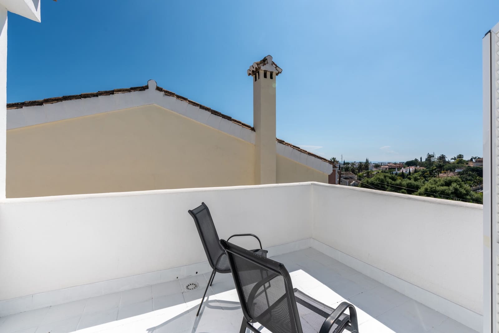 4 bedroom Villa for sale in Bel-Air with pool - € 849,000 (Ref: 9720776)