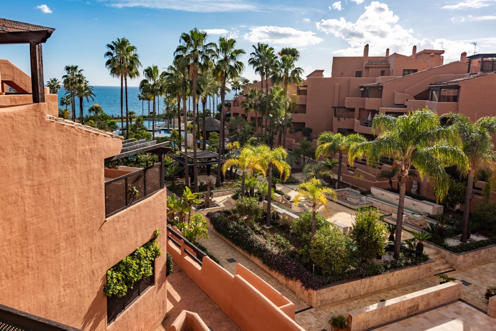 3 slaapkamer Appartement te koop in Estepona met zwembad garage - € 1.100.000 (Ref: 9734118)