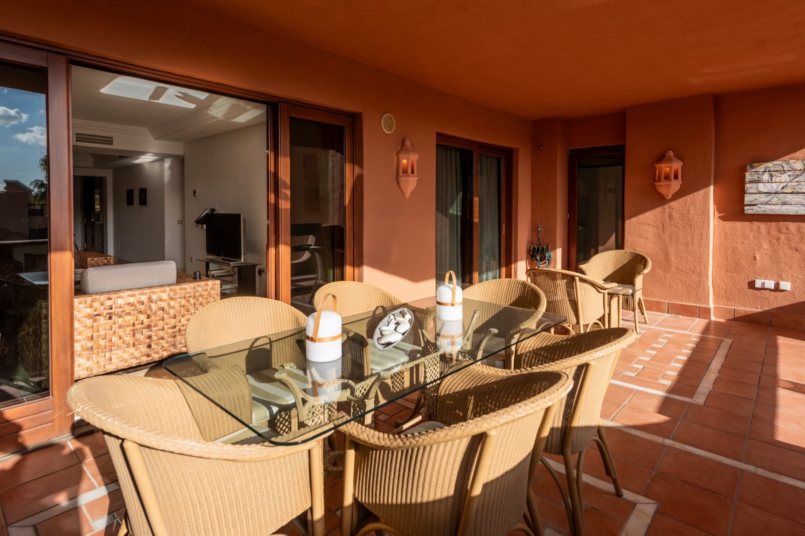 3 Zimmer Apartment zu verkaufen in Estepona mit Pool Garage - 999.000 € (Ref: 9734118)