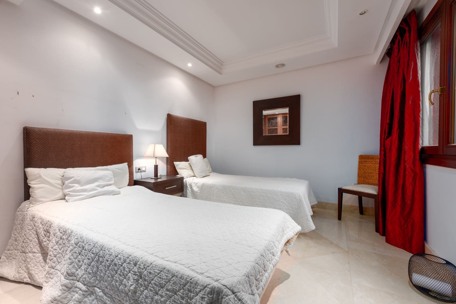 3 Zimmer Apartment zu verkaufen in Estepona mit Pool Garage - 999.000 € (Ref: 9734118)