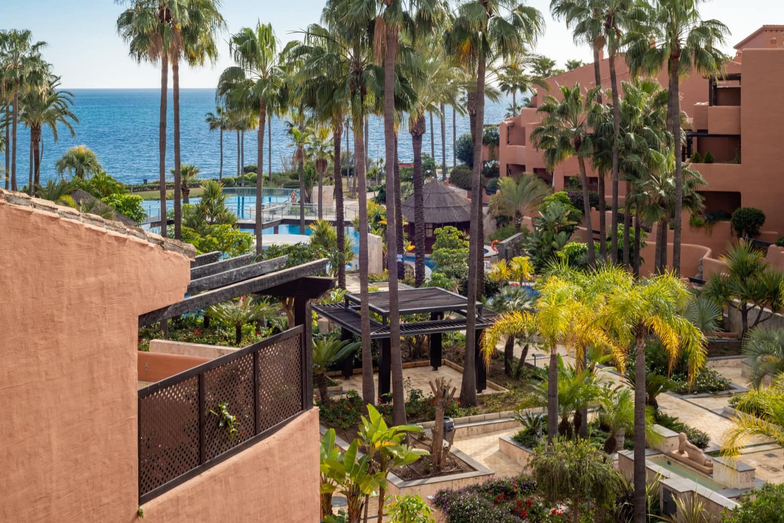 3 Zimmer Apartment zu verkaufen in Estepona mit Pool Garage - 999.000 € (Ref: 9734118)