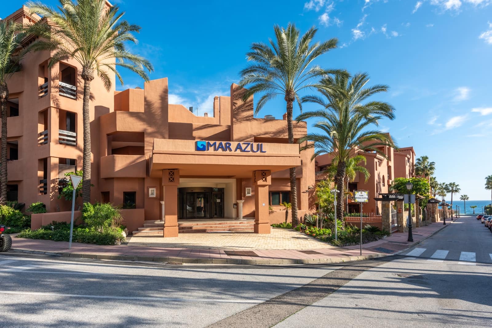 3 Zimmer Apartment zu verkaufen in Estepona mit Pool Garage - 999.000 € (Ref: 9734118)