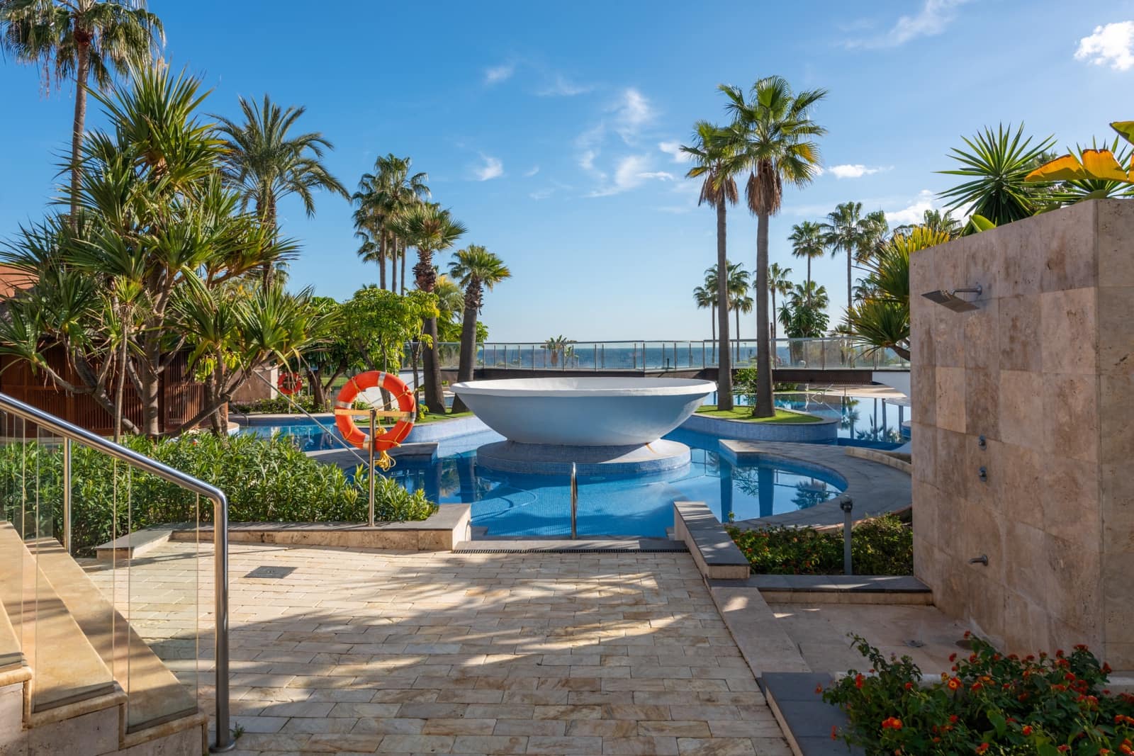 3 Zimmer Apartment zu verkaufen in Estepona mit Pool Garage - 999.000 € (Ref: 9734118)