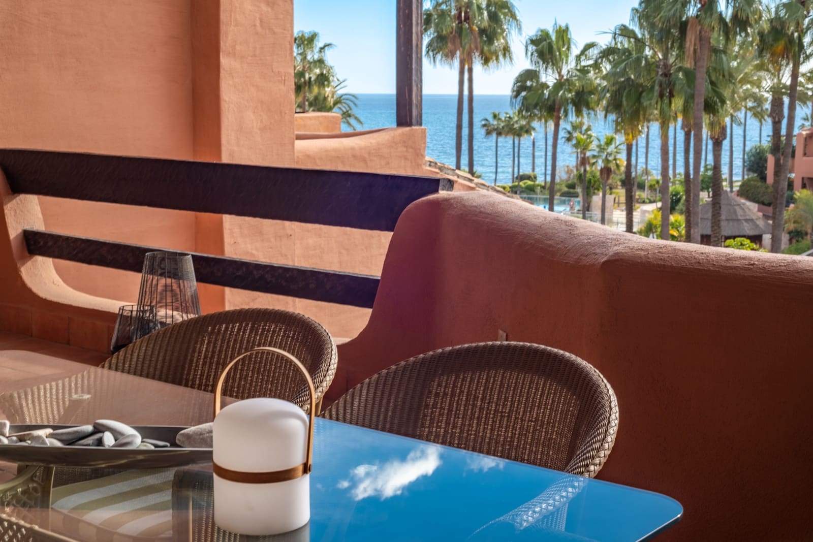 3 Zimmer Apartment zu verkaufen in Estepona mit Pool Garage - 999.000 € (Ref: 9734118)