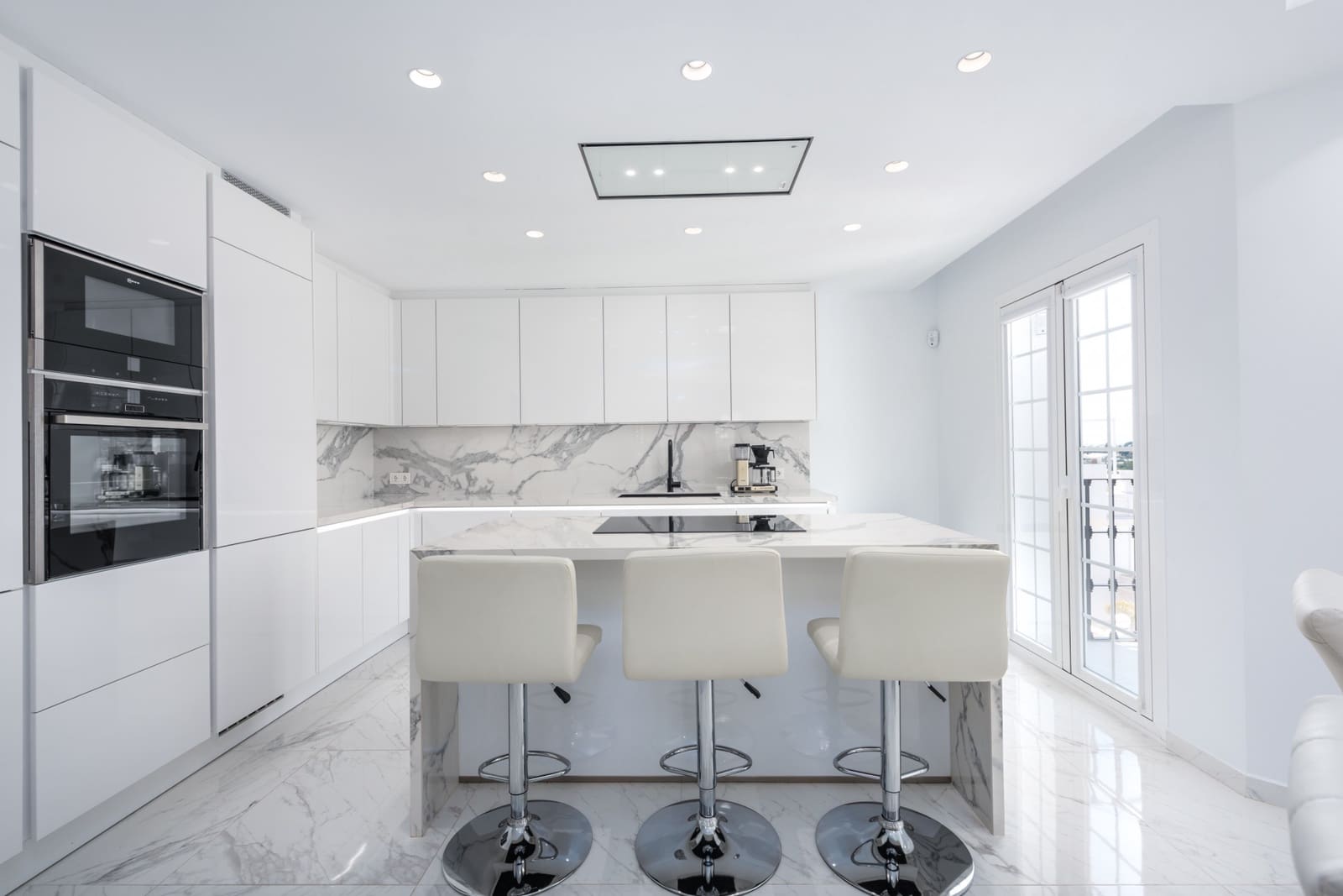 3 sovrum Hus till salu i Marbella med pool garage - 1 050 000 € (Ref: 9734119)