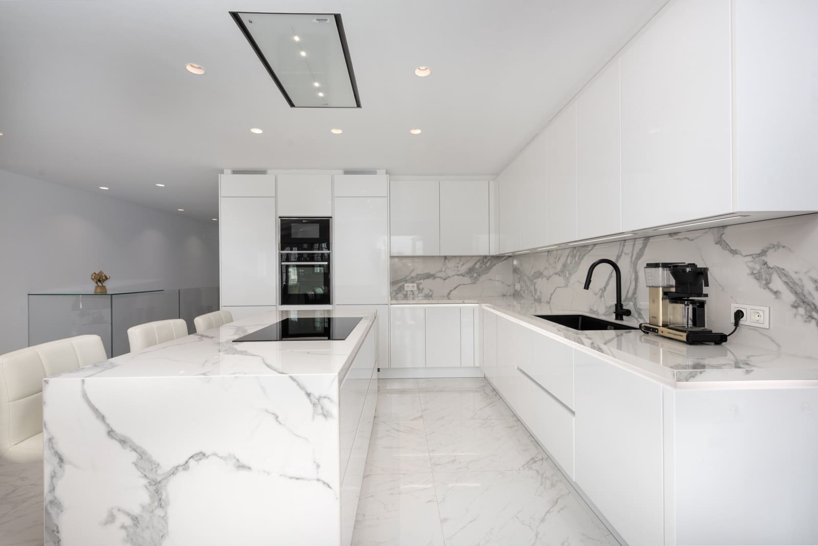 3 sovrum Hus till salu i Marbella med pool garage - 1 050 000 € (Ref: 9734119)