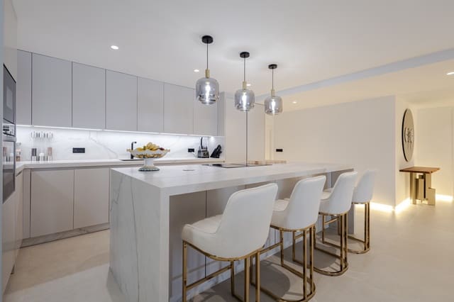 3 soveværelse Lejlighed til salg i Marbella med swimmingpool garage - € 1.495.000 (Ref: 9772482)