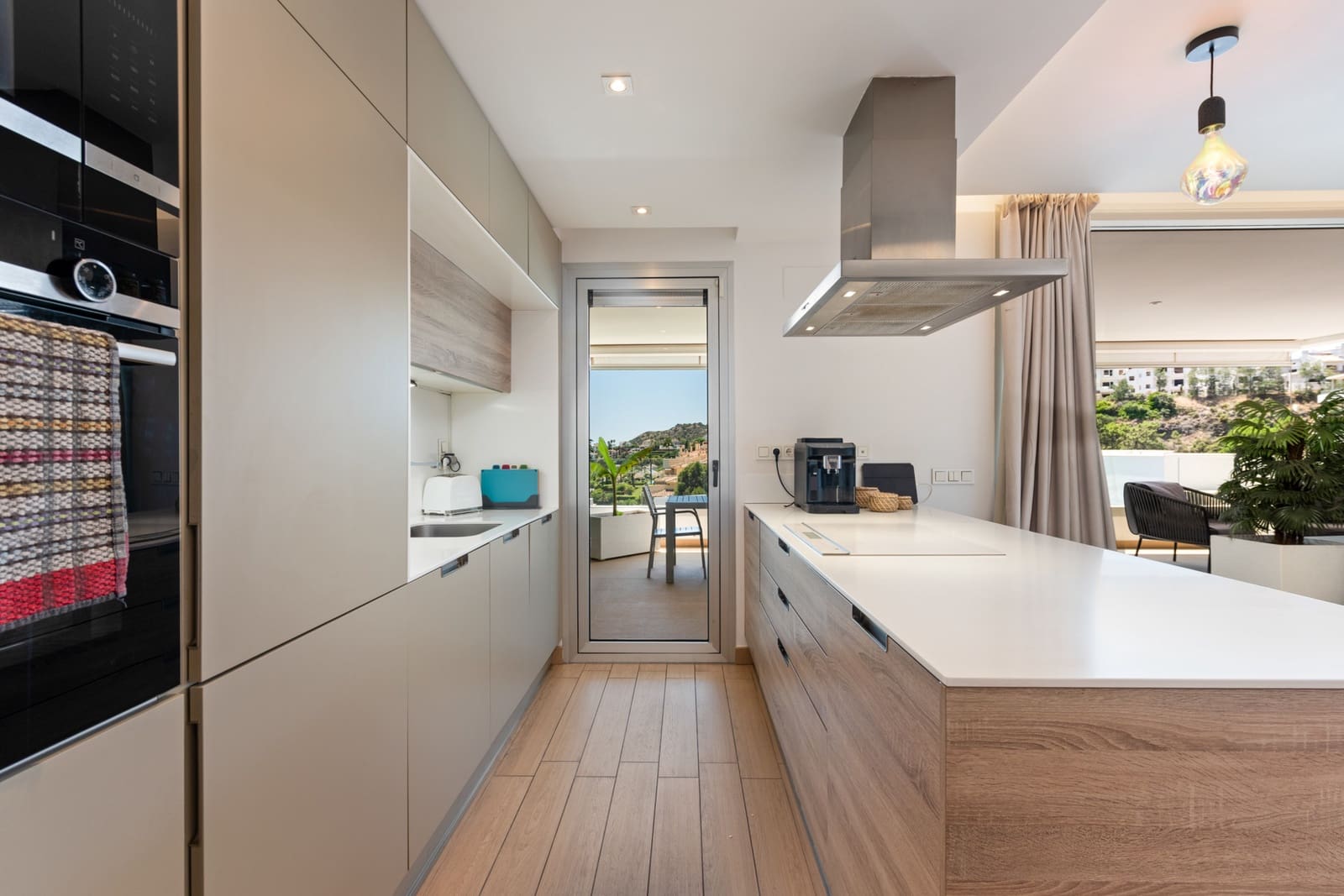 3 quarto Apartamento para venda em Benahavis com piscina garagem - 620 000 € (Ref: 9809470)