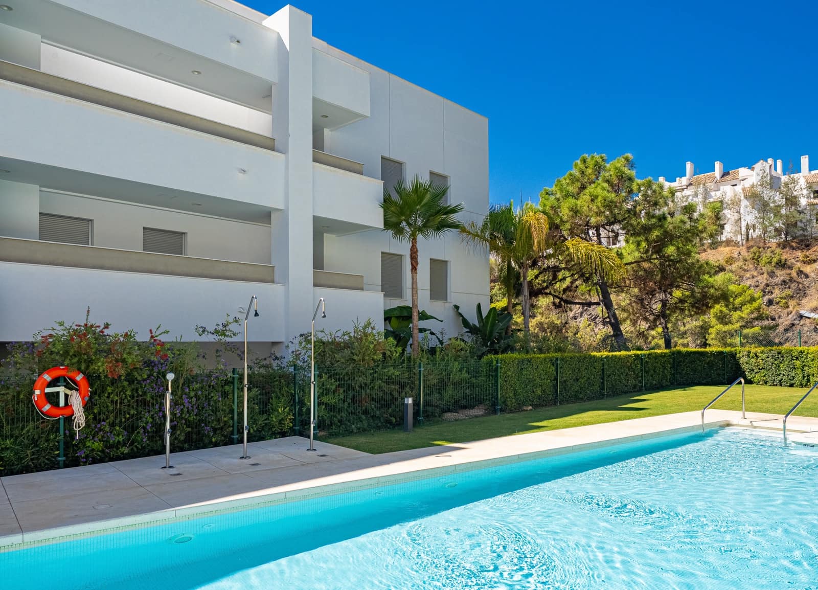 3 quarto Apartamento para venda em Benahavis com piscina garagem - 620 000 € (Ref: 9809470)