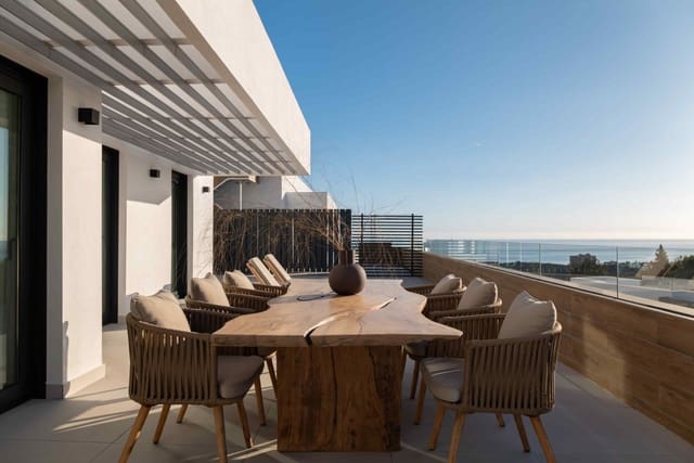 2 bedroom Apartment for sale in Alto de los Monteros, Marbella with pool garage - € 575,000 (Ref: 9833042)