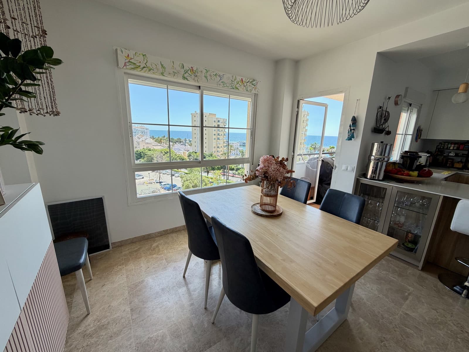 3 soverom Leilighet til salgs i Estepona med garasje - € 495 000 (Ref: 9861223)
