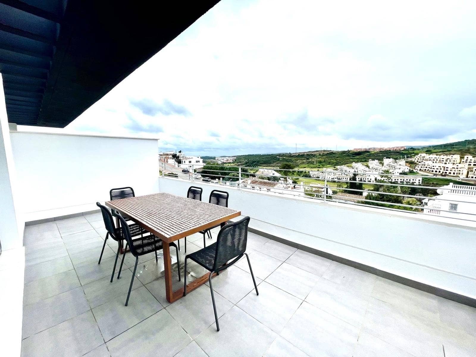 4 makuuhuone Kattohuoneisto myytävänä paikassa Estepona mukana uima-altaan 
autotalli - 566 000 € (Ref: 9893289)
