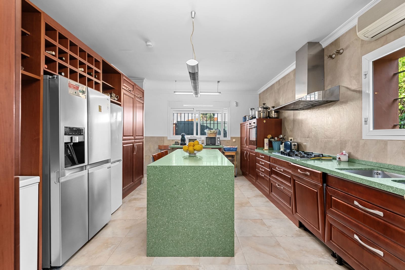 4 Zimmer Villa zu verkaufen in San Pedro de Alcantara mit Pool Garage - 1.850.000 € (Ref: 9898563)