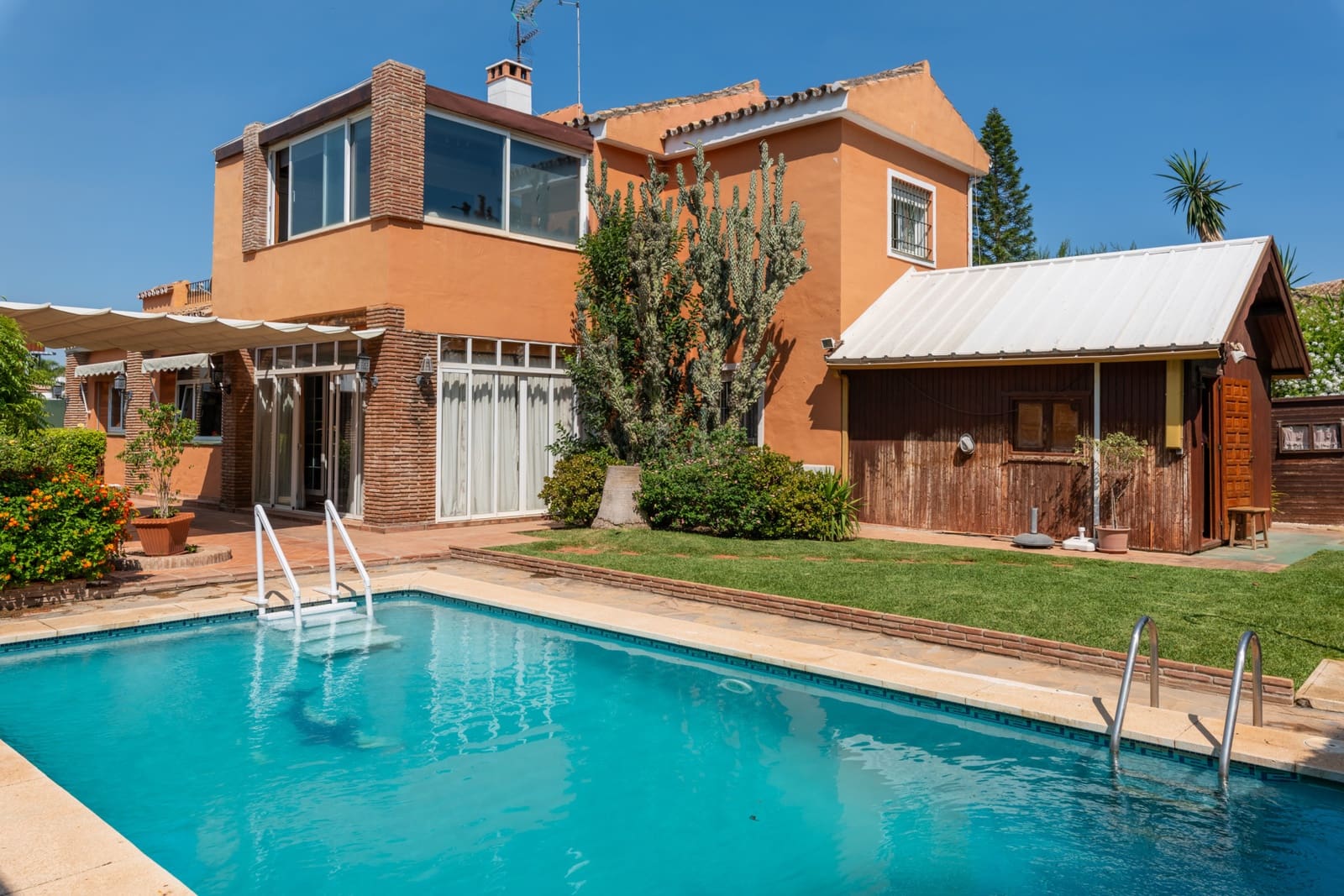 4 Zimmer Villa zu verkaufen in San Pedro de Alcantara mit Pool Garage - 1.850.000 € (Ref: 9898563)