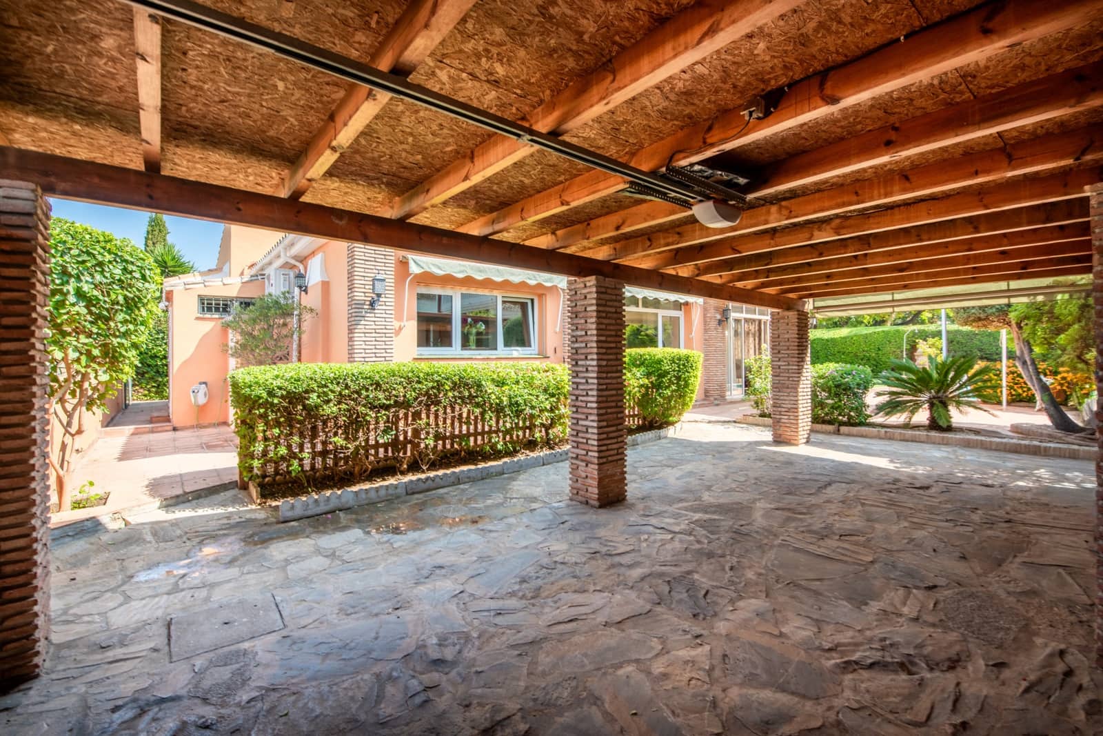 4 Zimmer Villa zu verkaufen in San Pedro de Alcantara mit Pool Garage - 1.850.000 € (Ref: 9898563)