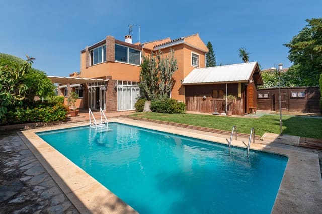 4 Zimmer Villa zu verkaufen in San Pedro de Alcantara, Marbella - 1.850.000 € (Ref: 9898563)
