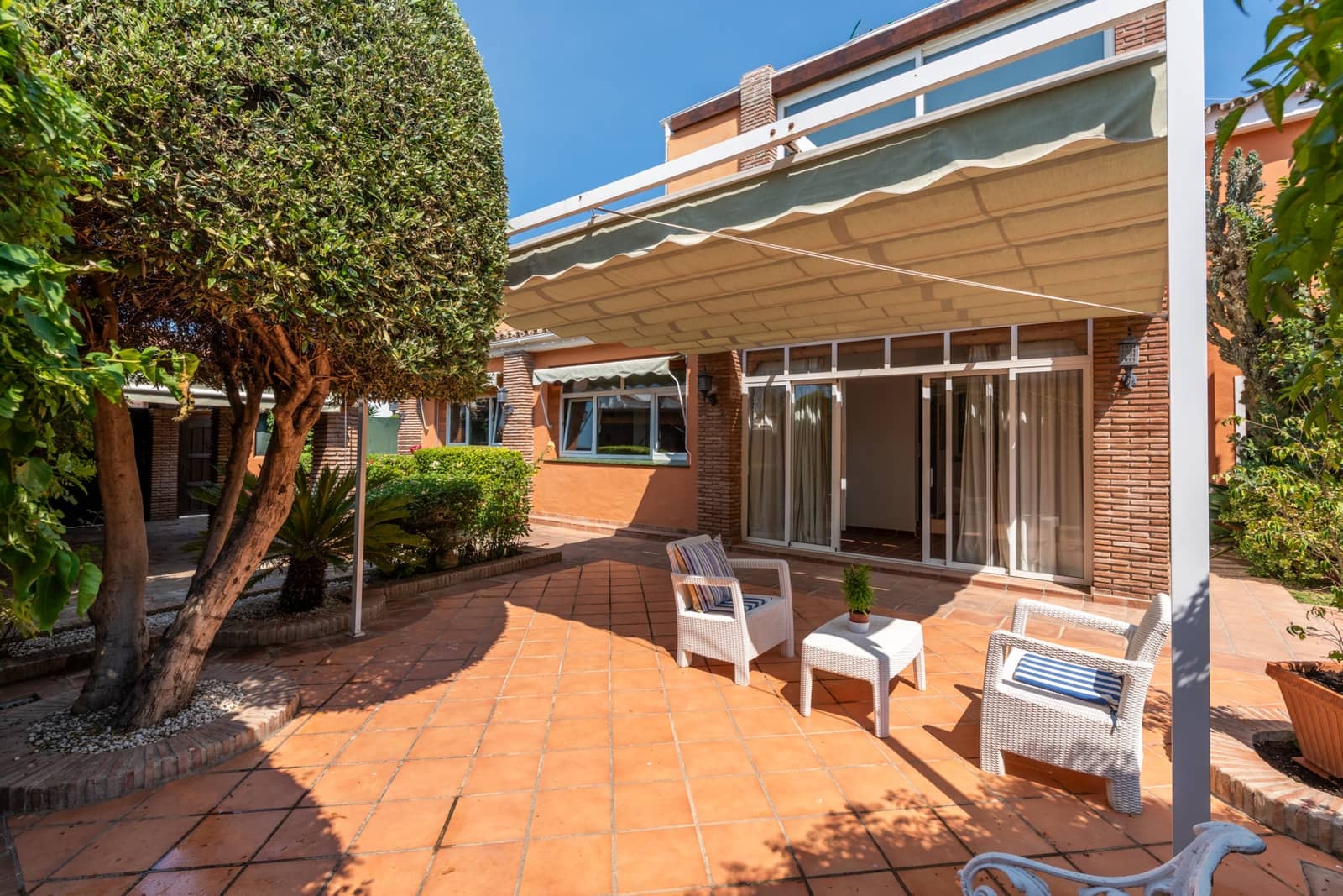 4 Zimmer Villa zu verkaufen in San Pedro de Alcantara mit Pool Garage - 1.850.000 € (Ref: 9898563)