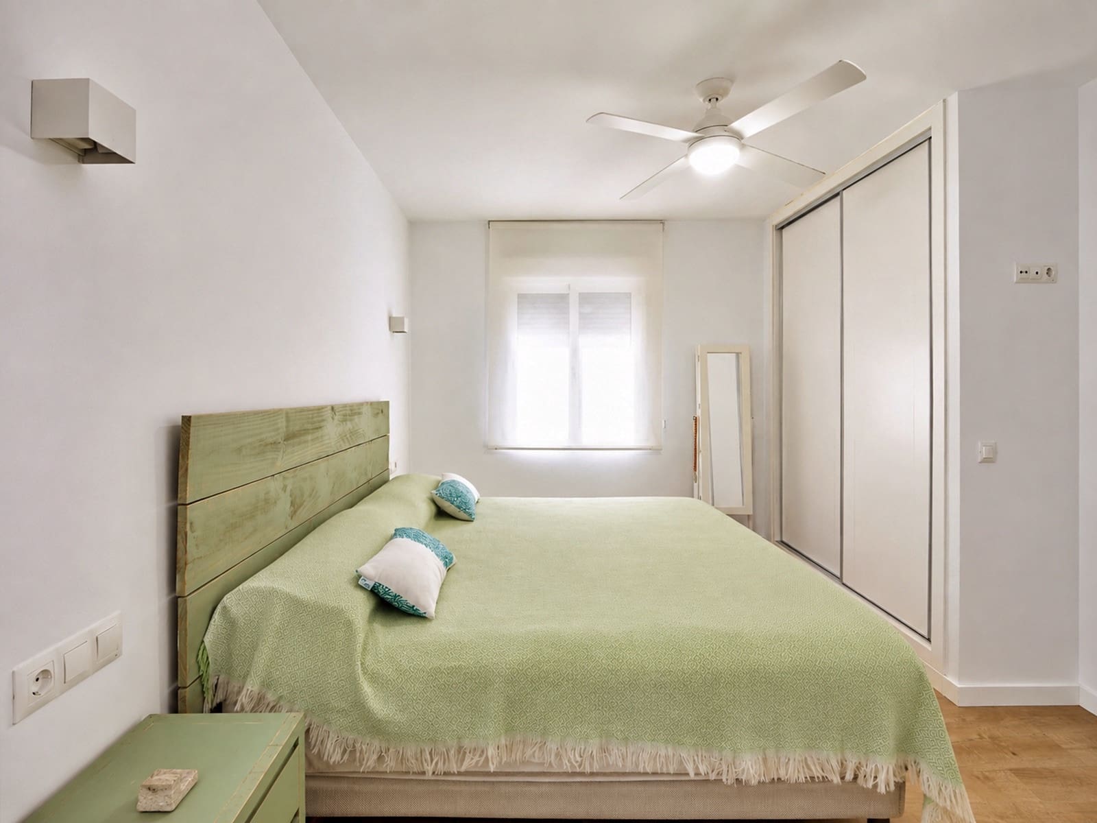 2 bedroom Apartment for sale in San Pedro de Alcantara - € 360,000 (Ref: 9915053)