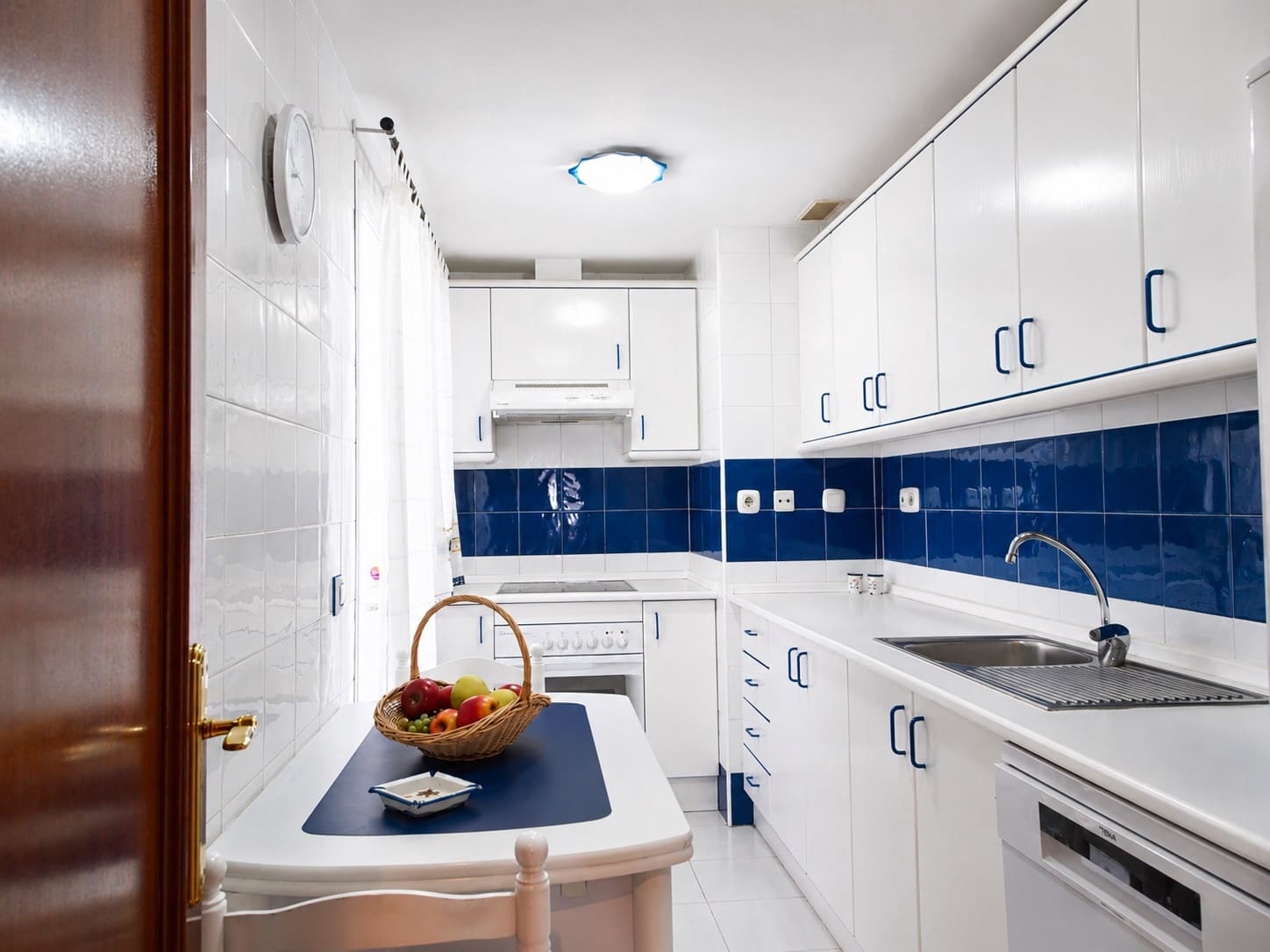 3 bedroom Apartment for sale in San Pedro de Alcantara with pool - € 335,000 (Ref: 9926496)