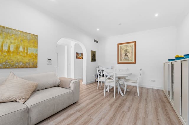 2 soveværelse Semi-Rækkehus til salg i San Pedro de Alcantara, Marbella med swimmingpool garage - € 625.000 (Ref: 9938771)