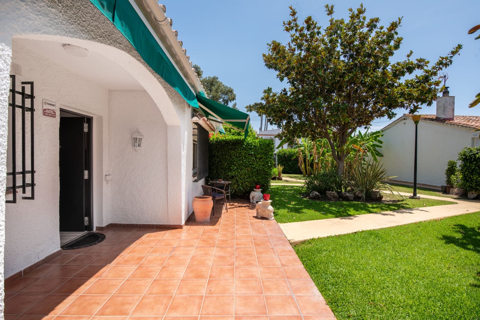 2 bedroom Semi-detached Villa for sale in San Pedro de Alcantara with pool garage - € 625,000 (Ref: 9938771)
