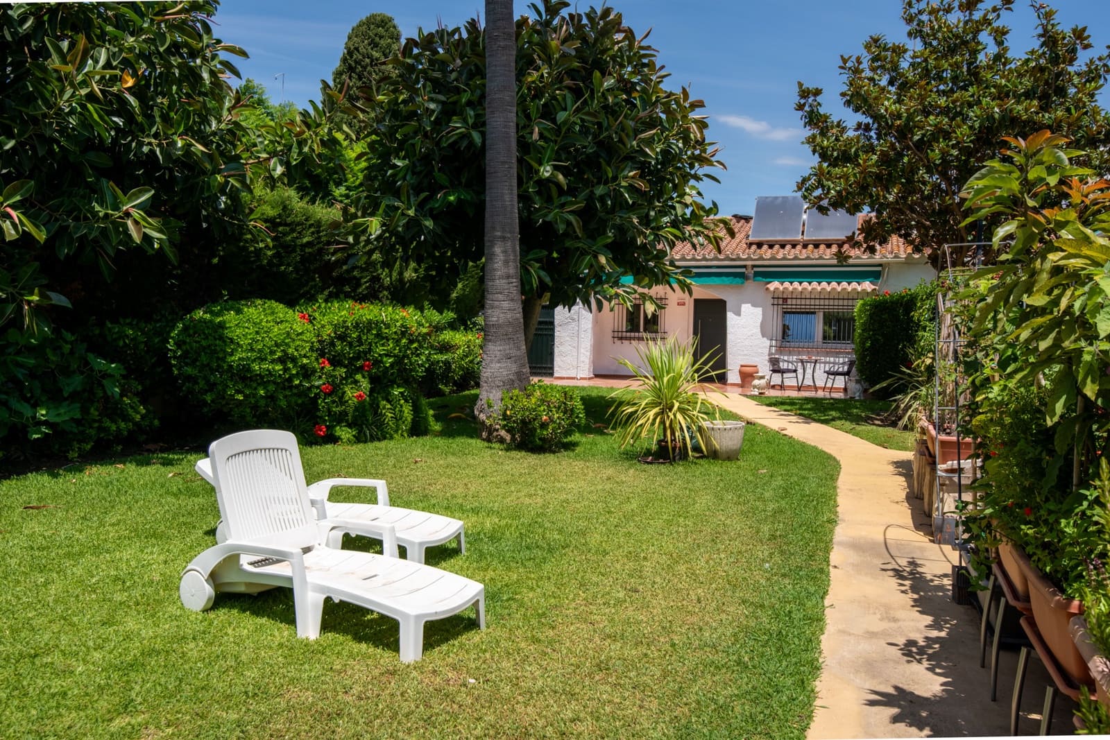 2 bedroom Semi-detached Villa for sale in San Pedro de Alcantara with pool garage - € 625,000 (Ref: 9938771)