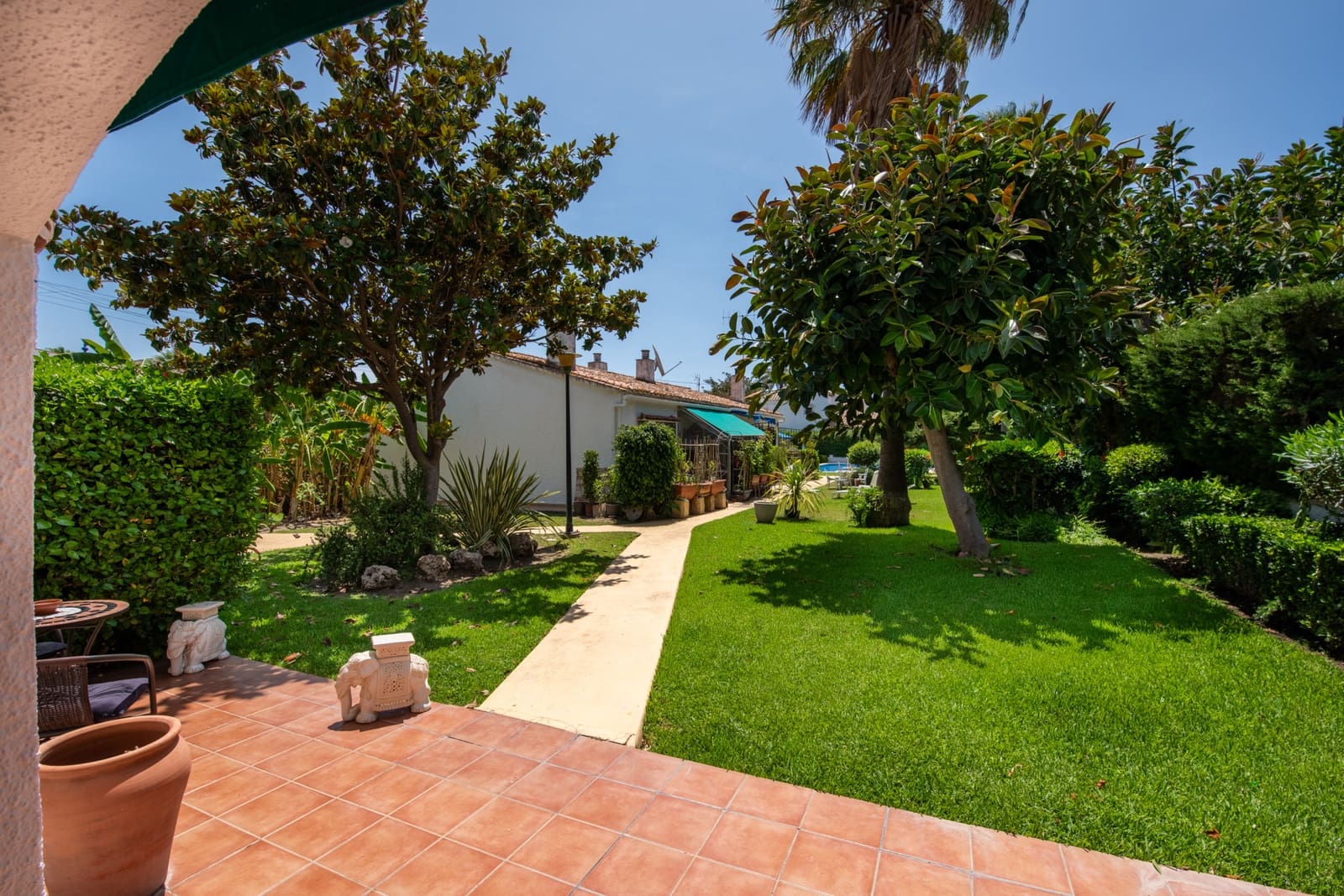2 bedroom Semi-detached Villa for sale in San Pedro de Alcantara with pool garage - € 625,000 (Ref: 9938771)