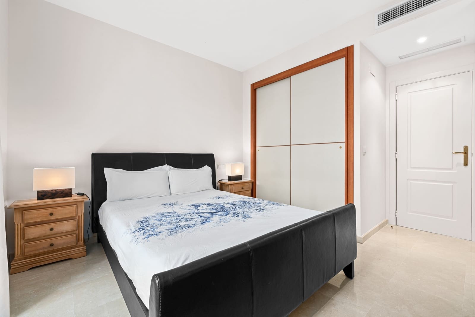 2 sypialnia Apartament na sprzedaż w Benahavis z basenem garażem - 435 000 € (Ref: 9956274)